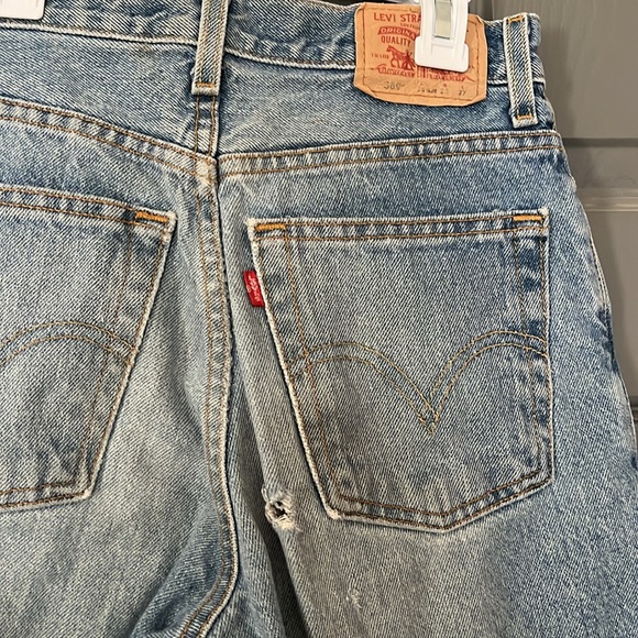 Levi’s Loose Straight 569 Regular 25X26 vintage, holes in back. - Picture 3 of 6